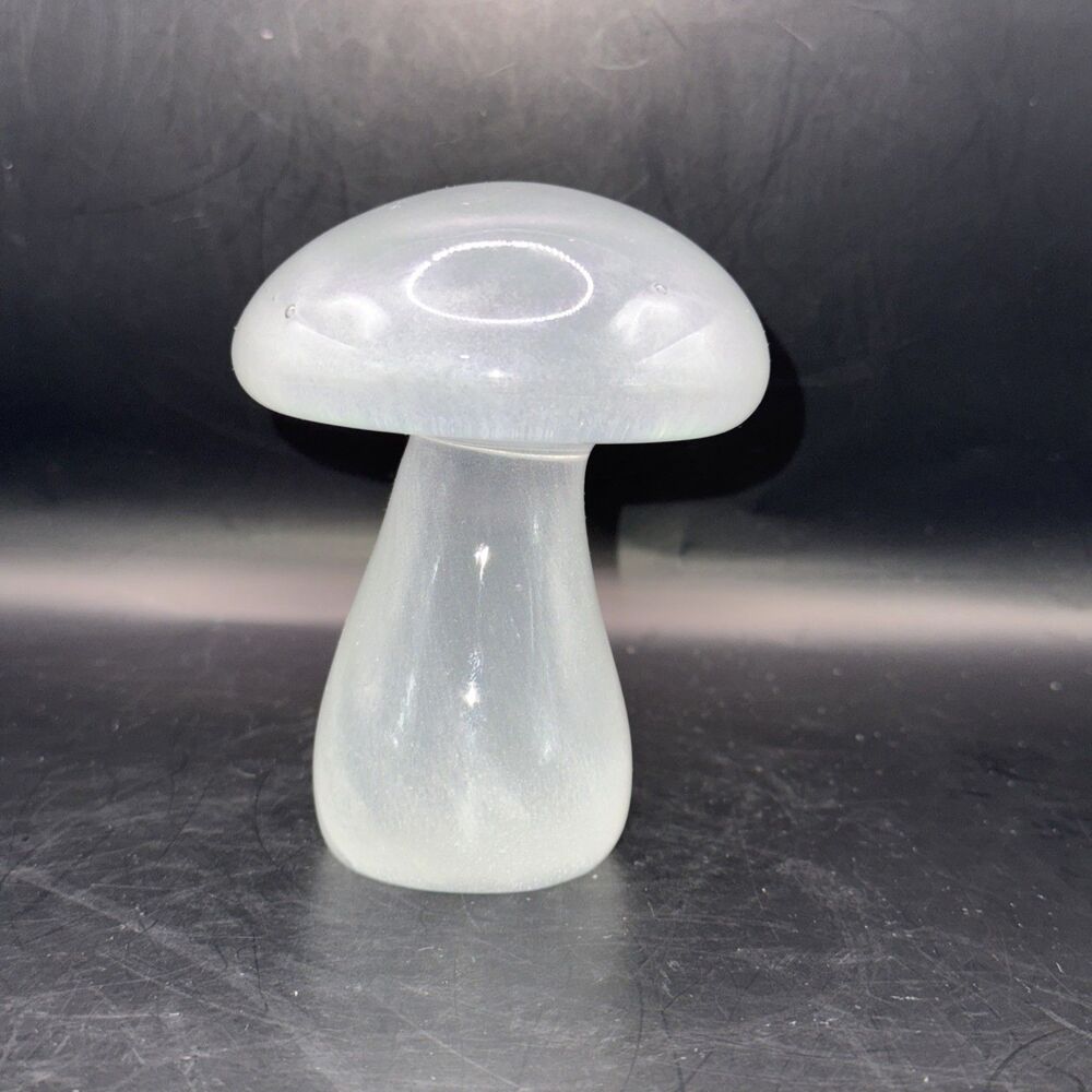 Dynasty Gallery Glass Paperweight Mushroom